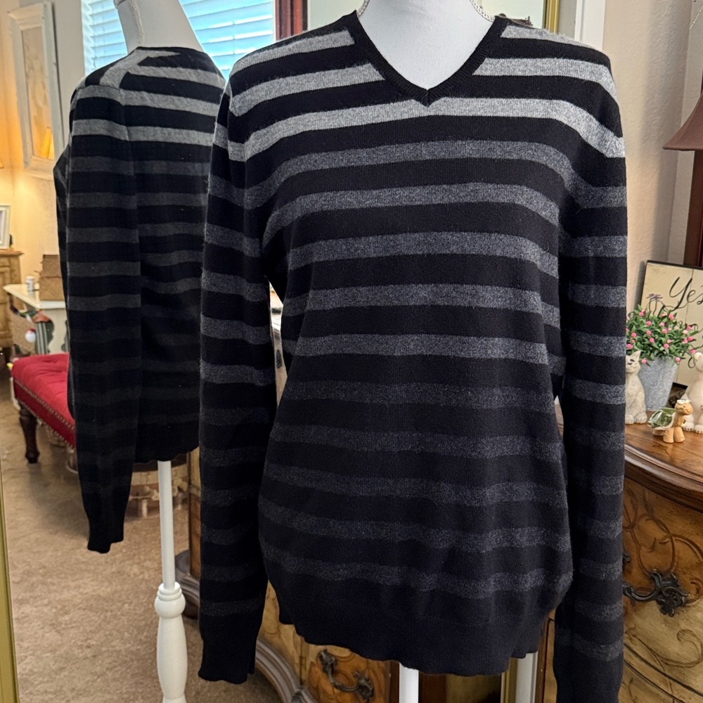 Marc Anthony Charcoal and Ebony 100% Cashmere Sweater